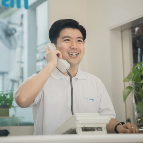 perkhidmatan pelanggan kakitangan menjawab panggilan telefon pelanggan