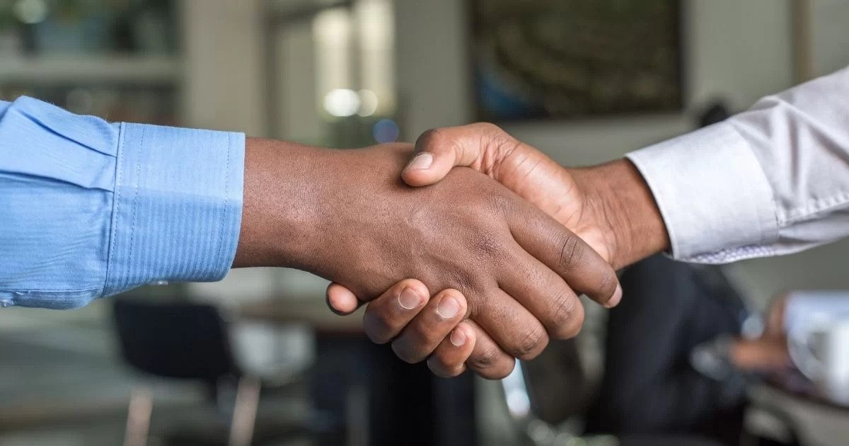 two man shaking hands