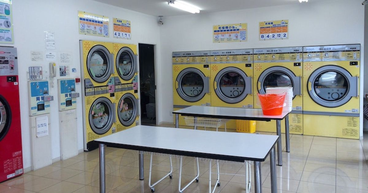 gambar dalaman kedai dobi layan diri dengan mesin kuning – facebook gambar dalaman kedai dobi layan diri dengan mesin kuning - facebook